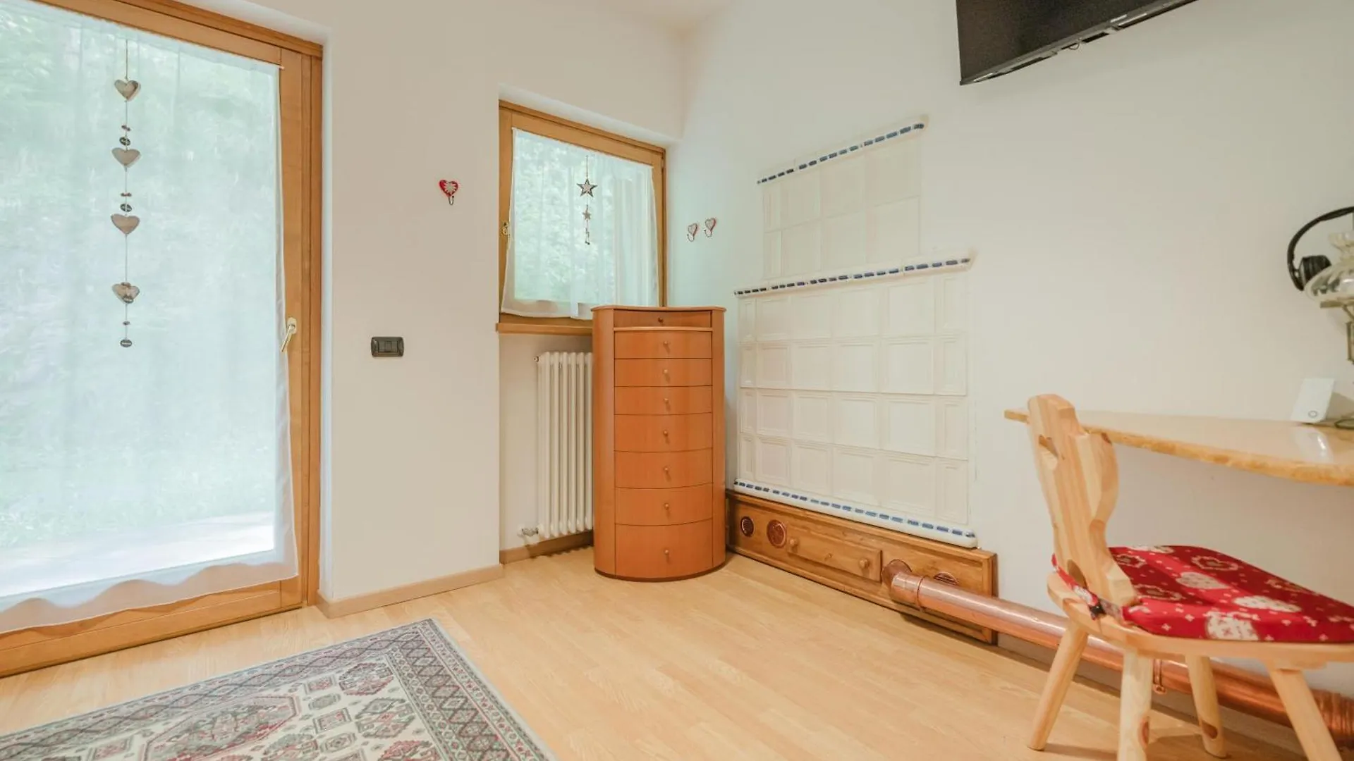 I Folli Di Alleghe Apartment - Parking & Wi-Fi Le Grazie  Italia